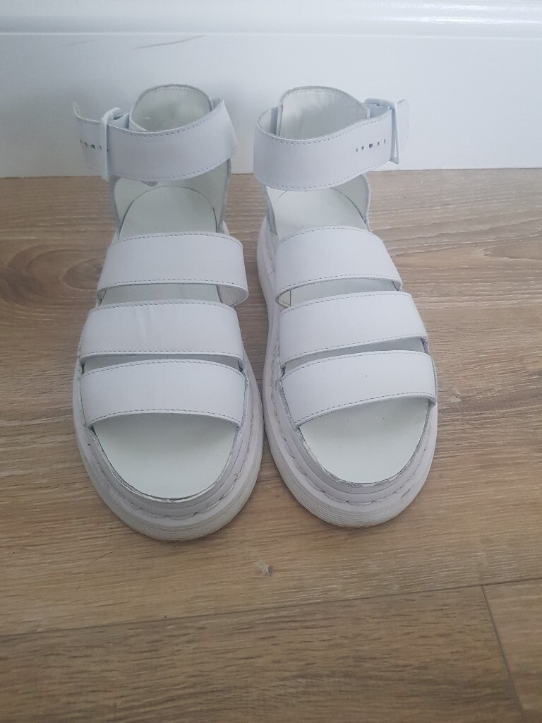 dr martens clarissa size 4